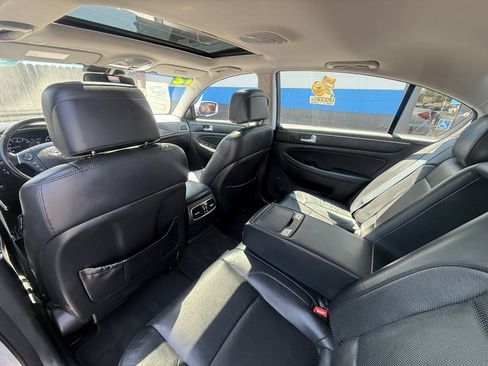 Used 2012 Hyundai Genesis 5.0 RWD image 20