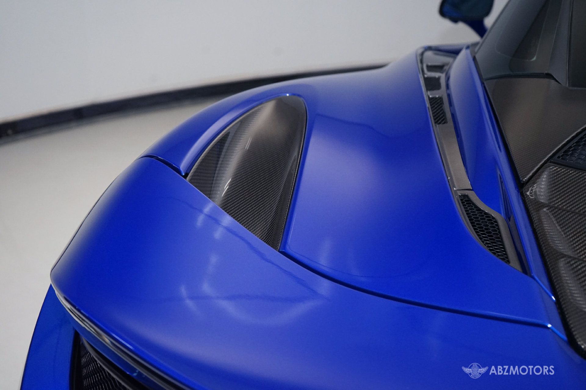 Used 2018 McLaren 720S Performance RWD image 12