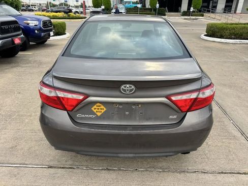Used 2015 Toyota Camry SE image 6