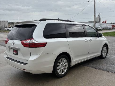Used 2015 Toyota Sienna Limited Premium w/ Advanced Technology Package FWD image 5