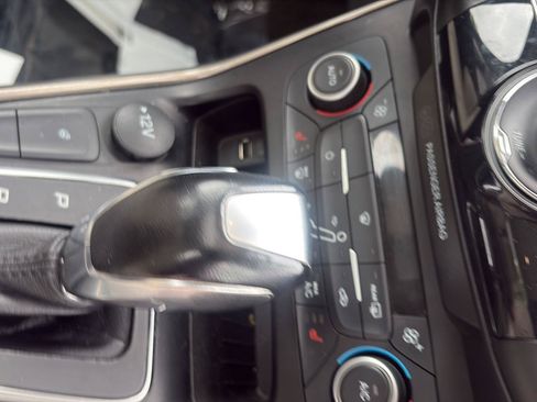 Used 2018 Ford Focus Titanium FWD image 23