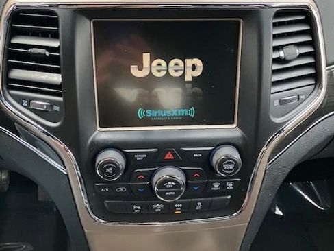 Used 2014 Jeep Grand Cherokee Overland w/ Advanced Technology Group image 17