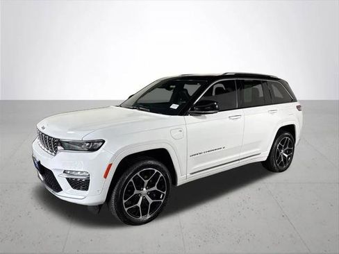 Certified 2022 Jeep Grand Cherokee Summit AWD/4WD image 2