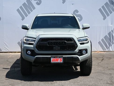 Used 2022 Toyota Tacoma TRD Off-Road w/ TRD Premium Off Road Package RWD image 2