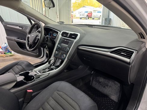 Used 2014 Ford Fusion SE image 14