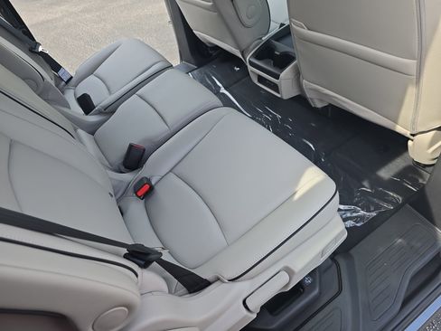 New 2026 Honda Odyssey Touring image 11
