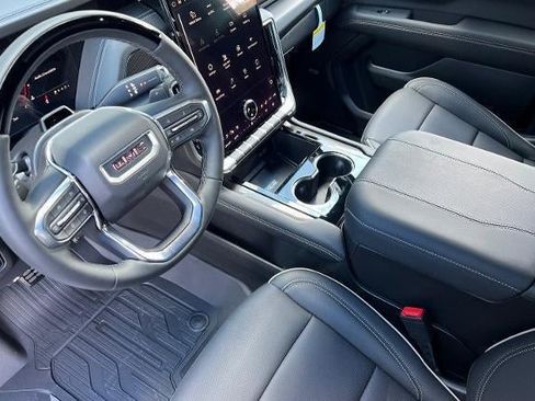 New 2026 GMC Yukon XL Elevation w/ Elevation Premium Package AWD/4WD image 9