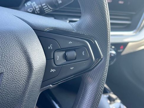 Used 2025 Chevrolet Trax LT image 21