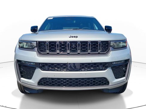 New 2026 Jeep Grand Cherokee L Limited AWD/4WD image 3