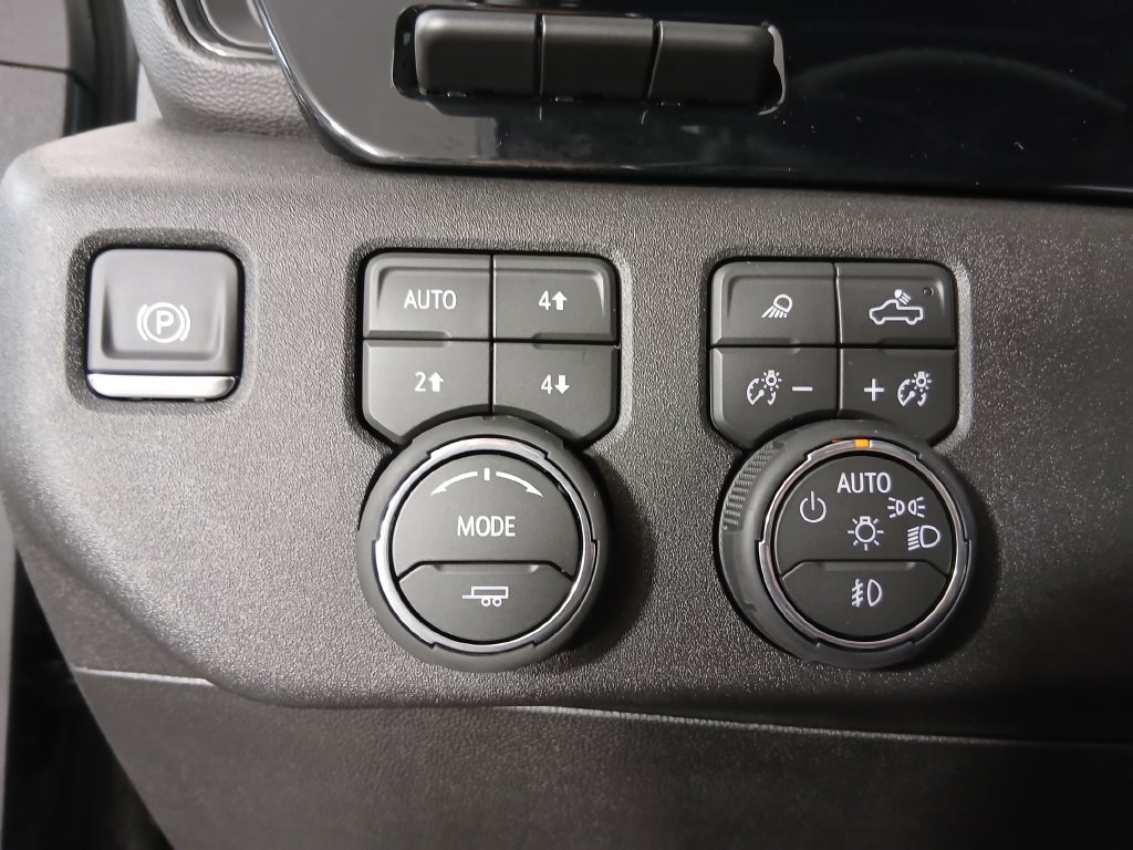 Used 2026 Chevrolet Silverado 2500 ZR2 AWD/4WD image 34