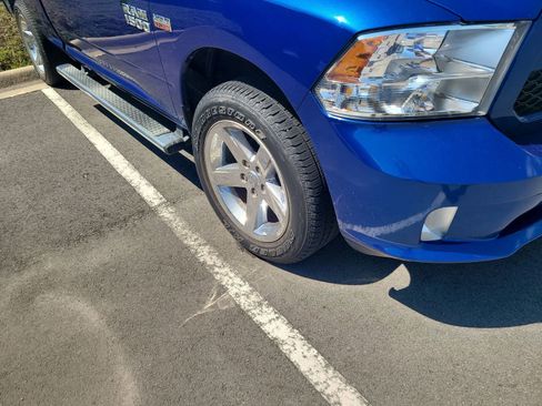 Used 2015 RAM 1500 Express AWD/4WD image 2