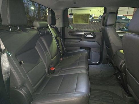 Used 2022 GMC Sierra 1500 SLT image 11