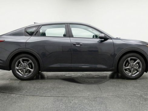 Used 2025 Kia K4 LXS image 11