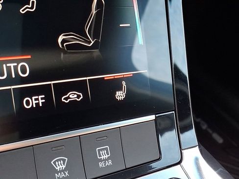 Used 2023 Audi e-tron Premium image 27