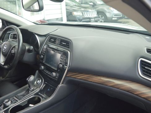 Used 2017 Nissan Maxima Platinum FWD image 31