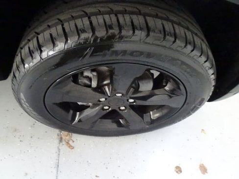 Certified 2023 Jeep Grand Cherokee Altitude image 30