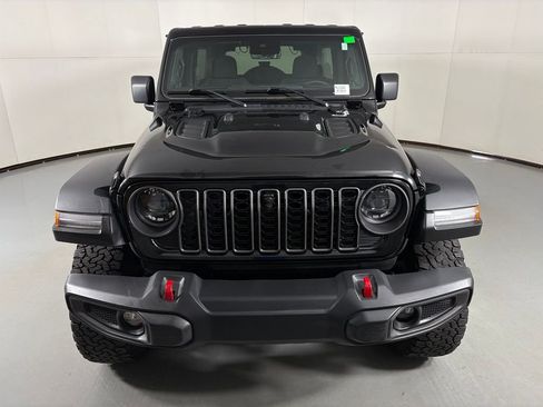 Used 2024 Jeep Wrangler Unlimited Rubicon w/ Technology Group AWD/4WD image 3