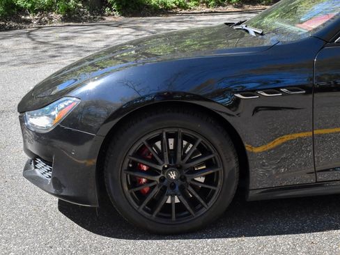 Used 2019 Maserati Ghibli S Q4 AWD/4WD image 37