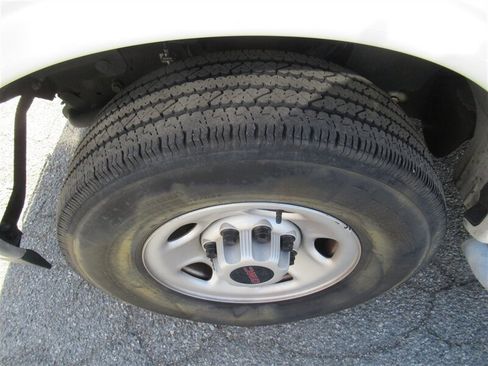 Used 2022 GMC Savana 2500 w/ Driver Convenience Package image 24