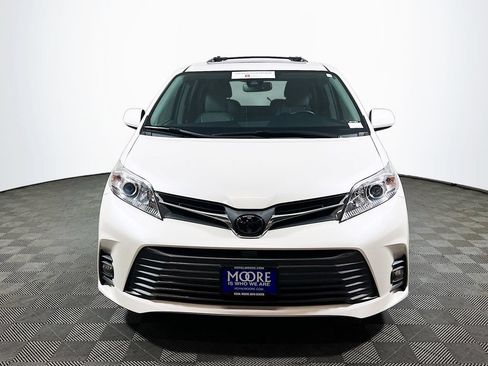 Certified 2018 Toyota Sienna XLE w/ XLE Navigation Package FWD image 2