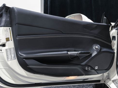 Used 2016 Ferrari 488 GTB RWD image 17