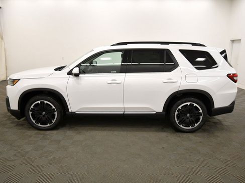 New 2026 Honda Pilot Touring image 4