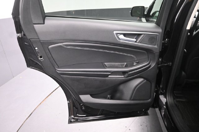Certified 2024 Ford Edge Titanium AWD/4WD image 22
