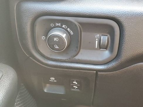 Used 2020 RAM 1500 Big Horn AWD/4WD image 19