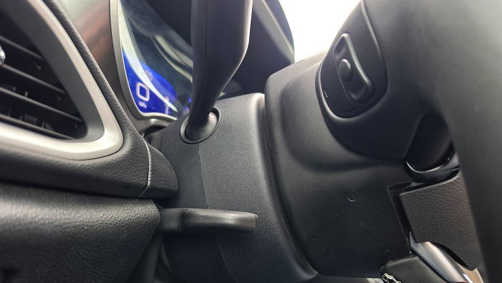 Used 2025 Chrysler Pacifica Select FWD image 28