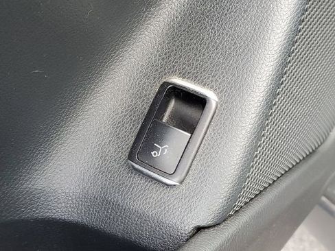 Used 2018 Mercedes-Benz GLA 250 4MATIC image 14