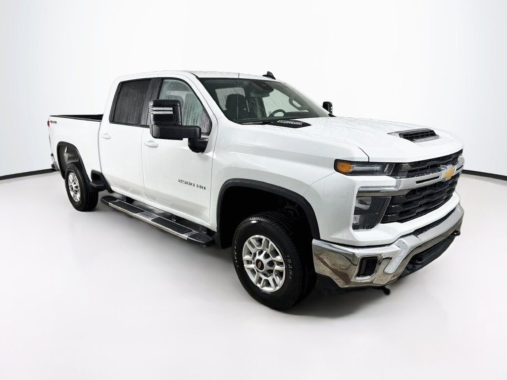 Used 2025 Chevrolet Silverado 2500 LT w/ Convenience Package AWD/4WD image 3
