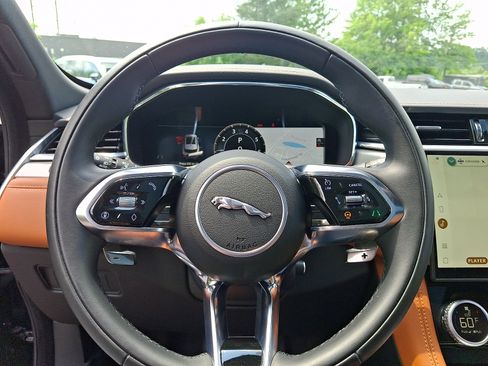 Used 2026 Jaguar F-PACE R-Dynamic S AWD/4WD image 35