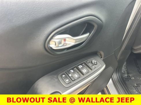 Used 2022 Jeep Cherokee Latitude Lux AWD/4WD image 20