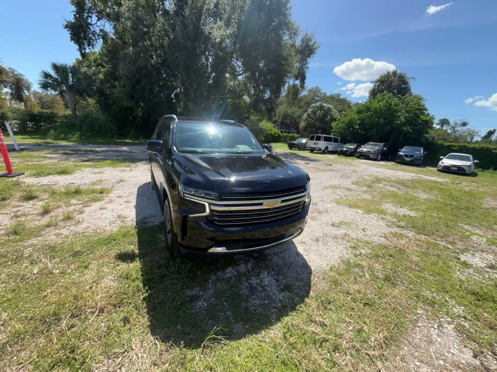 Used 2024 Chevrolet Tahoe LT w/ Luxury Package RWD image 4