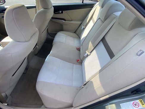 Used 2012 Toyota Camry XLE w/ Convenience Pkg FWD image 9