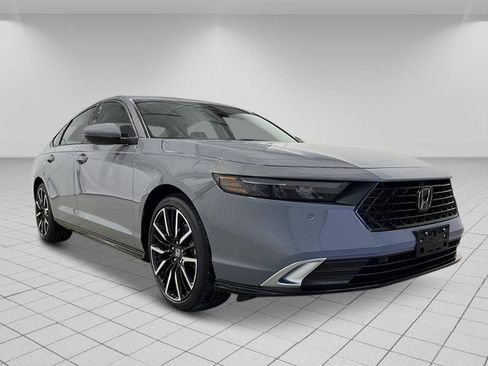 New 2025 Honda Accord Touring image 9