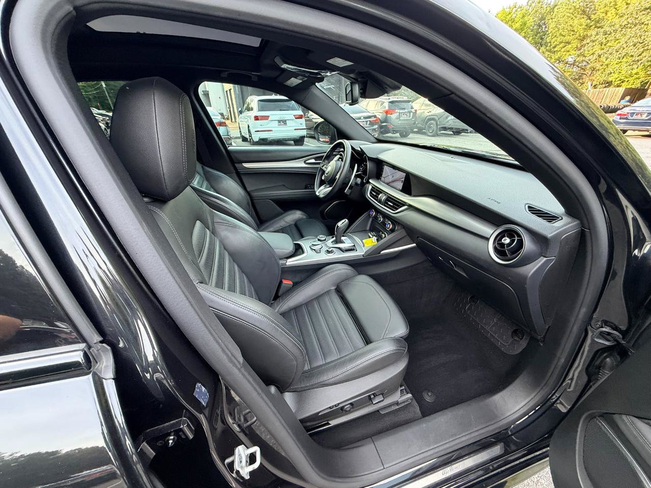 Used 2022 Alfa Romeo Stelvio Veloce AWD/4WD image 14