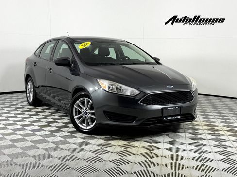 Used 2018 Ford Focus SE FWD image 1