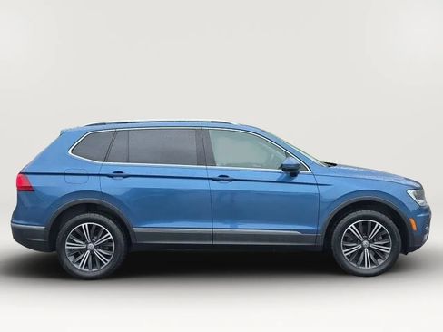 Used 2018 Volkswagen Tiguan SEL AWD/4WD image 9