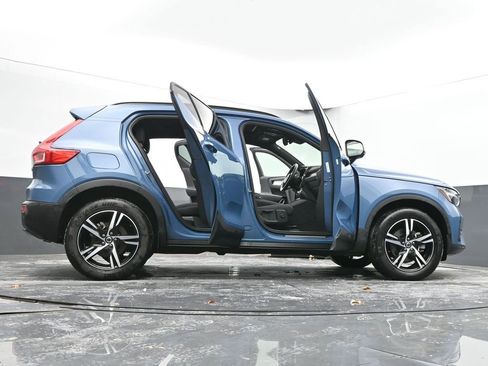 Used 2024 Volvo XC40 B5 Core image 71