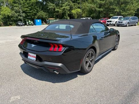 Used 2025 Ford Mustang Premium RWD image 23