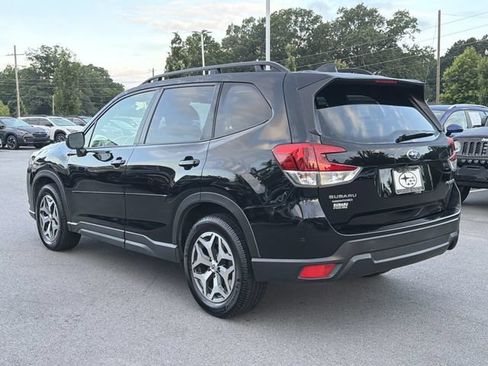 Used 2023 Subaru Forester Premium AWD/4WD image 9