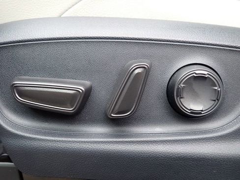 New 2026 Toyota Tacoma Limited AWD/4WD image 17