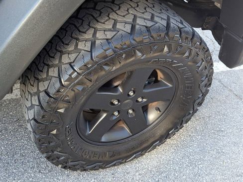 Used 2017 Jeep Wrangler Sport image 9