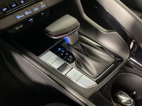 Certified 2025 Hyundai Elantra Hybrid FWD image 24