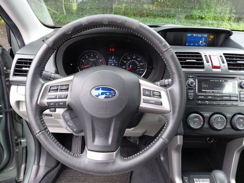 Used 2015 Subaru Forester 2.5i Touring AWD/4WD image 4