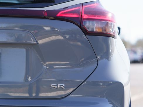 Used 2023 Nissan Kicks SR image 39