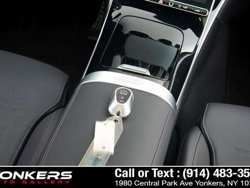 Used 2024 Mercedes-Benz C 300 4MATIC Sedan image 47