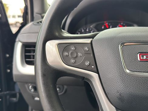 Used 2024 GMC Terrain SLT image 18