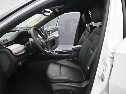 New 2026 Jeep Compass Limited image 10